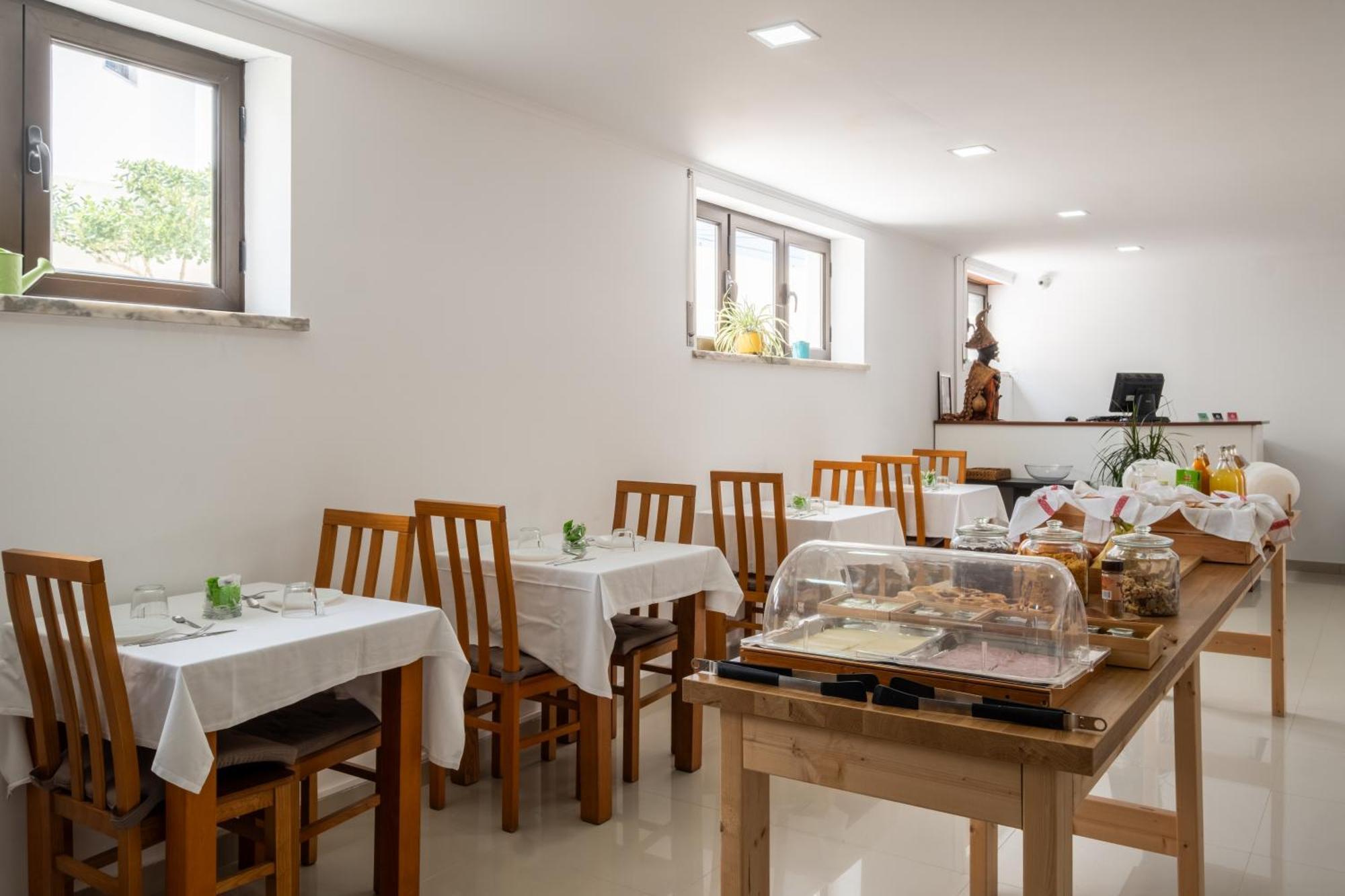 West Side Guesthouse Peniche Bagian luar foto
