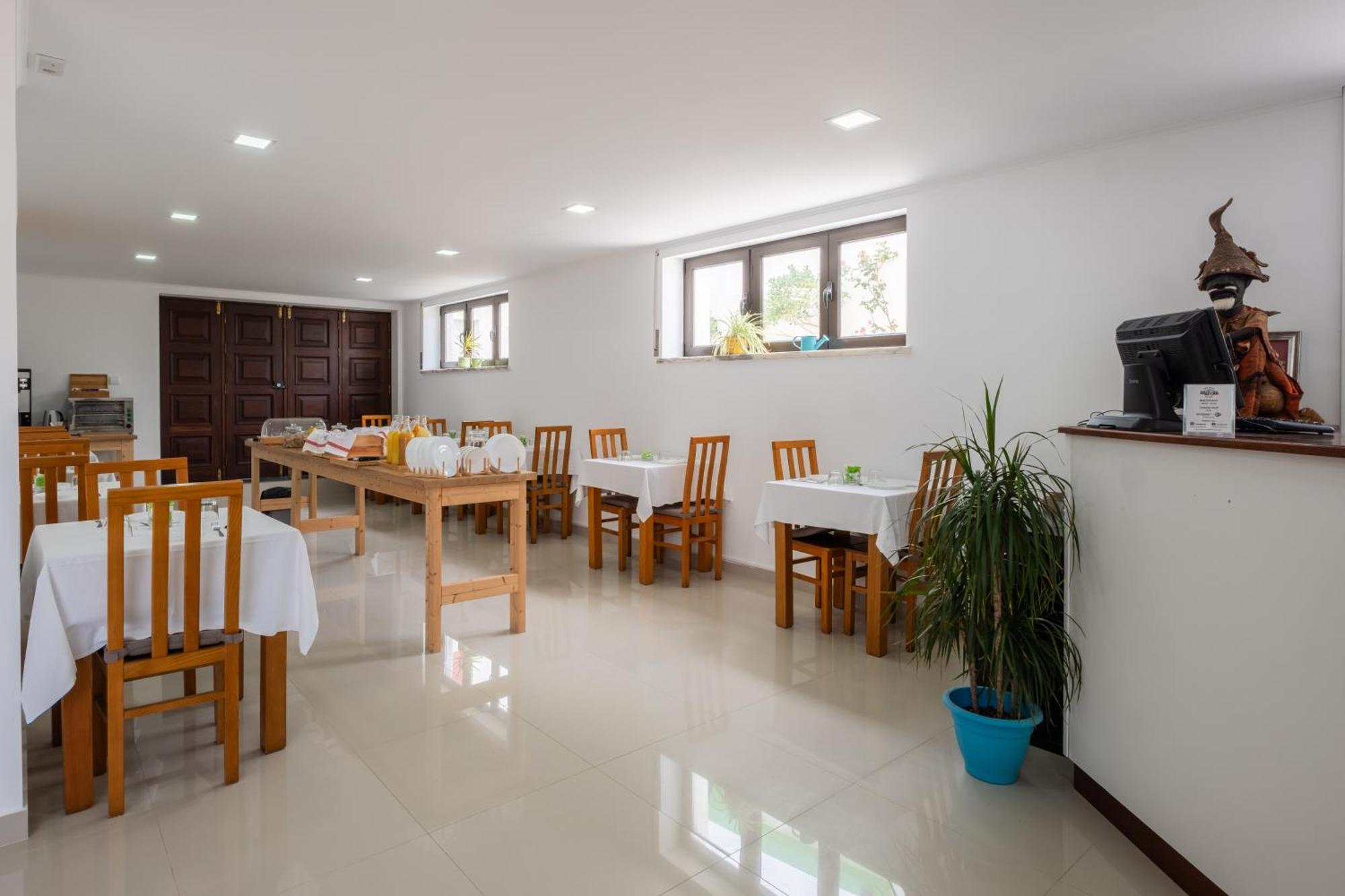 West Side Guesthouse Peniche Bagian luar foto