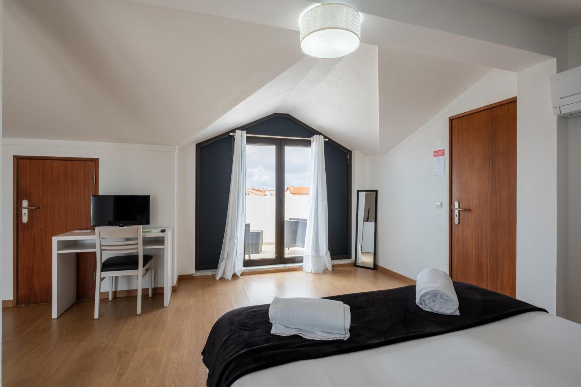 West Side Guesthouse Peniche Bagian luar foto