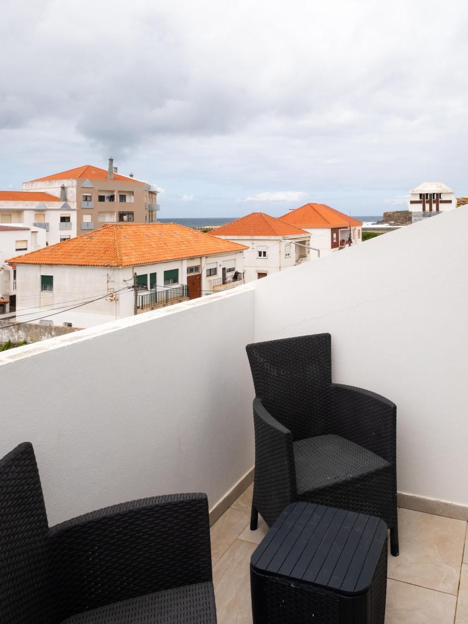 West Side Guesthouse Peniche Bagian luar foto