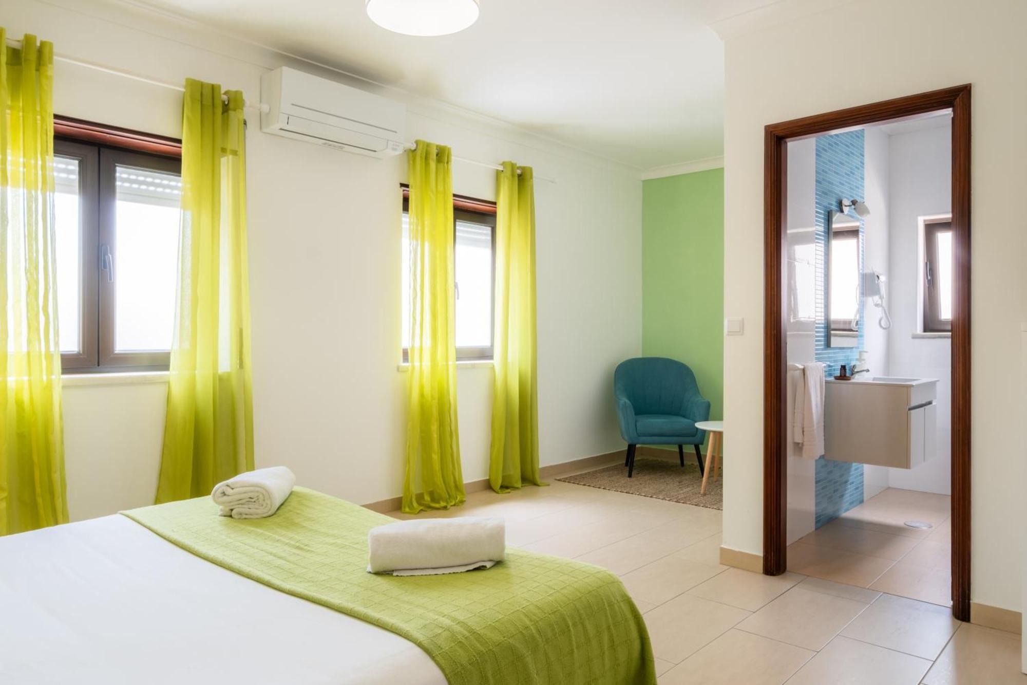West Side Guesthouse Peniche Bagian luar foto